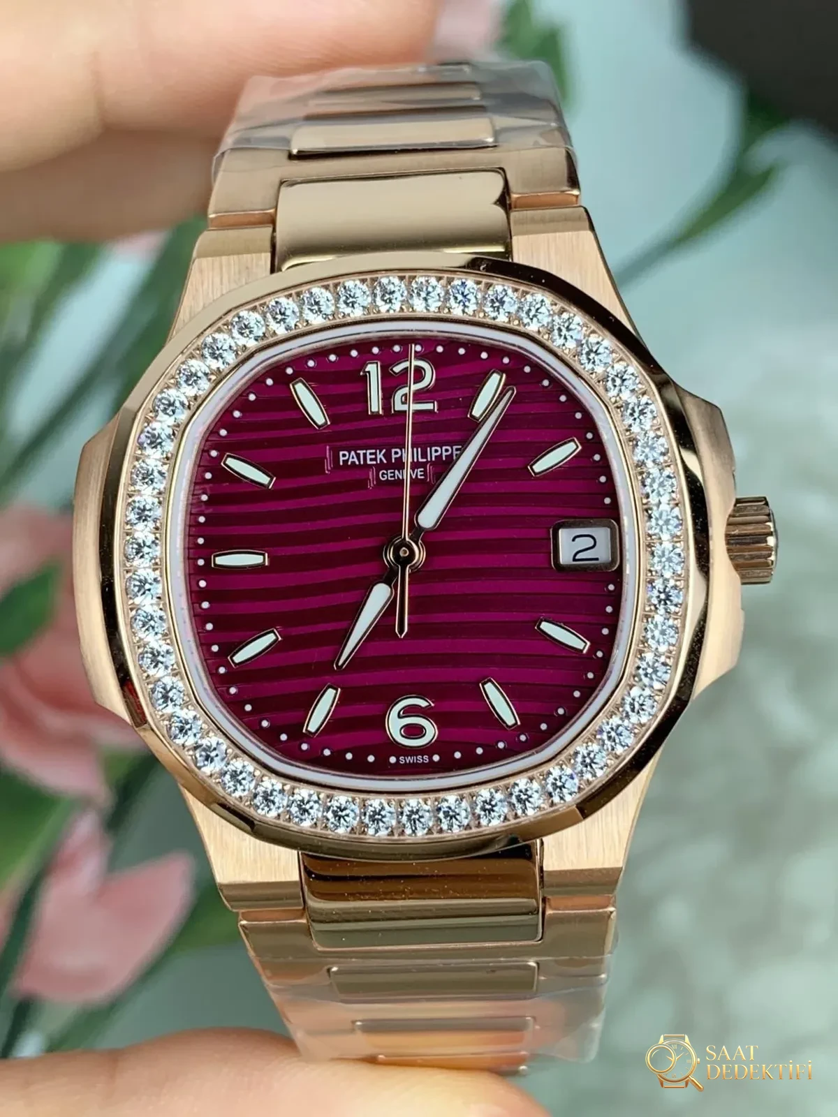 Vale la pena acquistare GR Factory Patek Philippe 7010 Nautilus con movimento al quarzo svizzero Ronda? - Bracciale, fibbia e meccanismo a clip