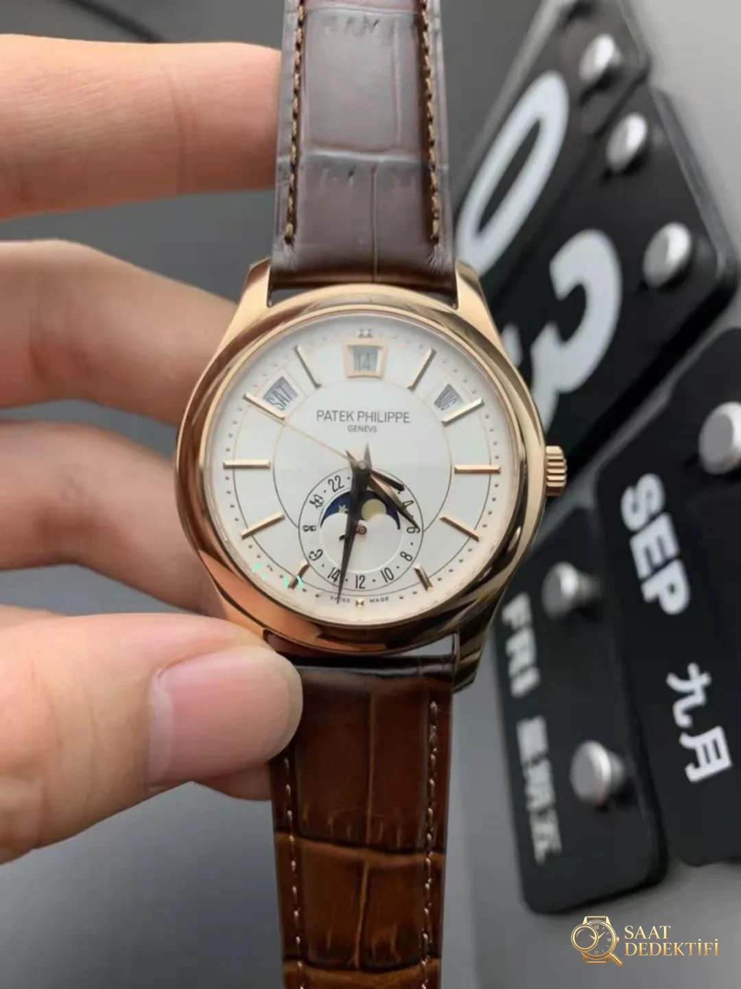 Patek Philippe Nautilus 5205R İncelemesi - Ön Görünüm ve Kasa Tasarımı
