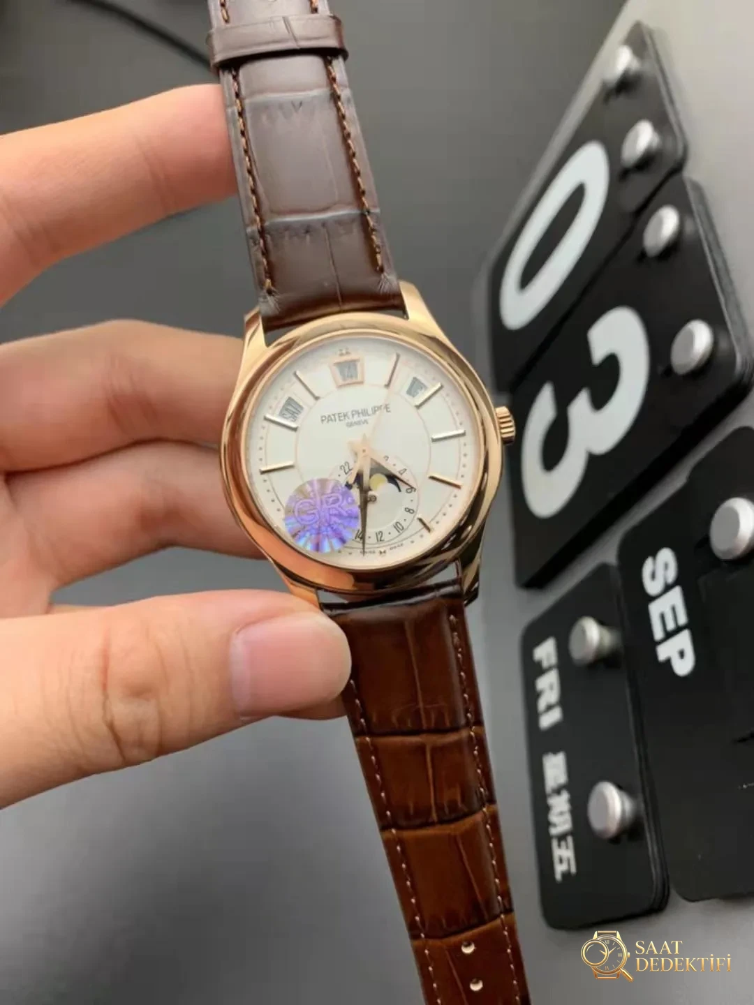 Replika Patek Philippe Yıllık Takvim 5205R