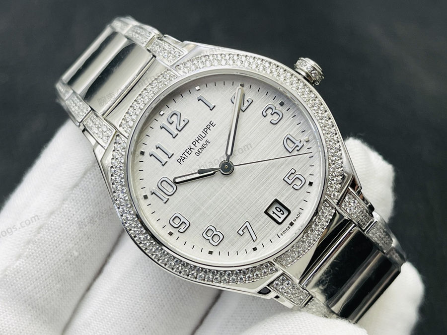 GR Factory2023 Patek Philippe Twenty~4 serisi 7300 göz alıcı bir çıkış yapıyor — 2. fotoğraf