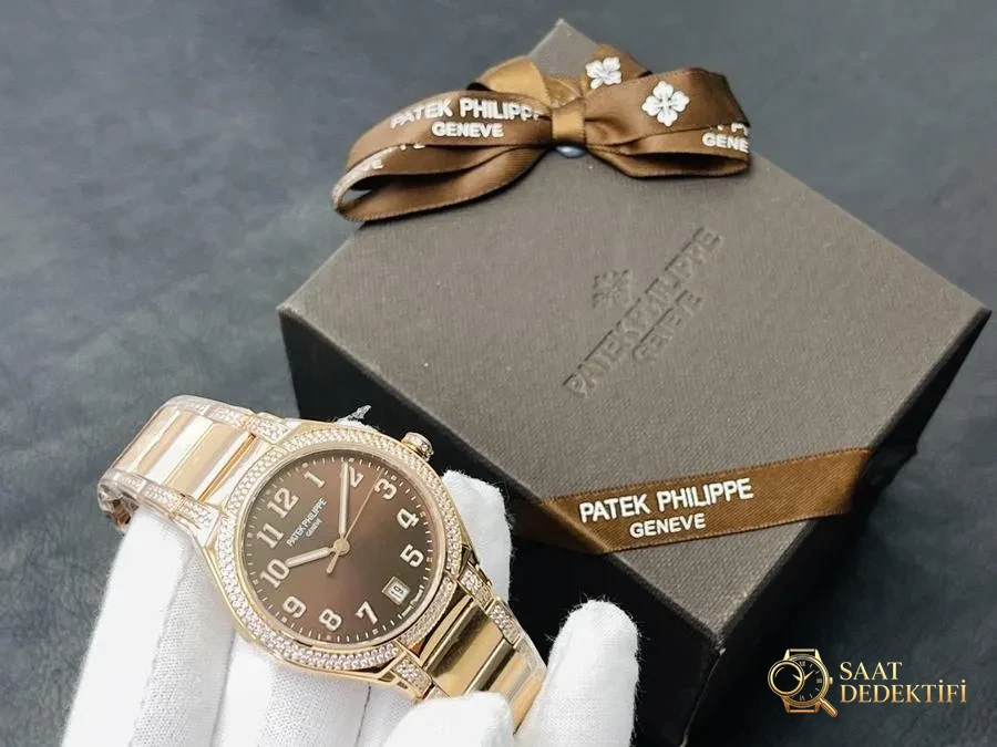 Patek Philippe Twenty~4 7300 Recensione - Vista frontale e design della cassa