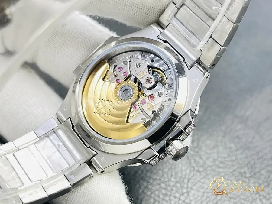 GR Factory Patek Philippe 7118 Kadın Nautilus 2024 tam elmas sınırlı üretim az sayıda stoğa geldi - Arka Kapak ve Mekanizma Detayı