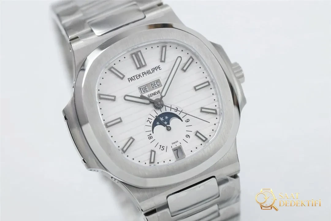 Green Factory Patek Philippe Nautilus 5726 Jahreskalender- und Mondphasenuhr, weißes Zifferblatt – Rückseite und Mechanismusdetails