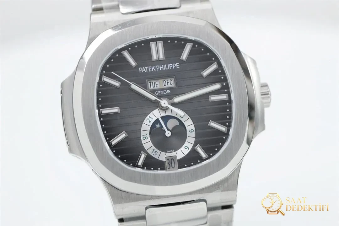 Montre Patek Philippe Nautilus 5726 phase de lune avec calendrier annuel, cadran noir - Bracelet, fermoir et mécanisme clip Green Factory