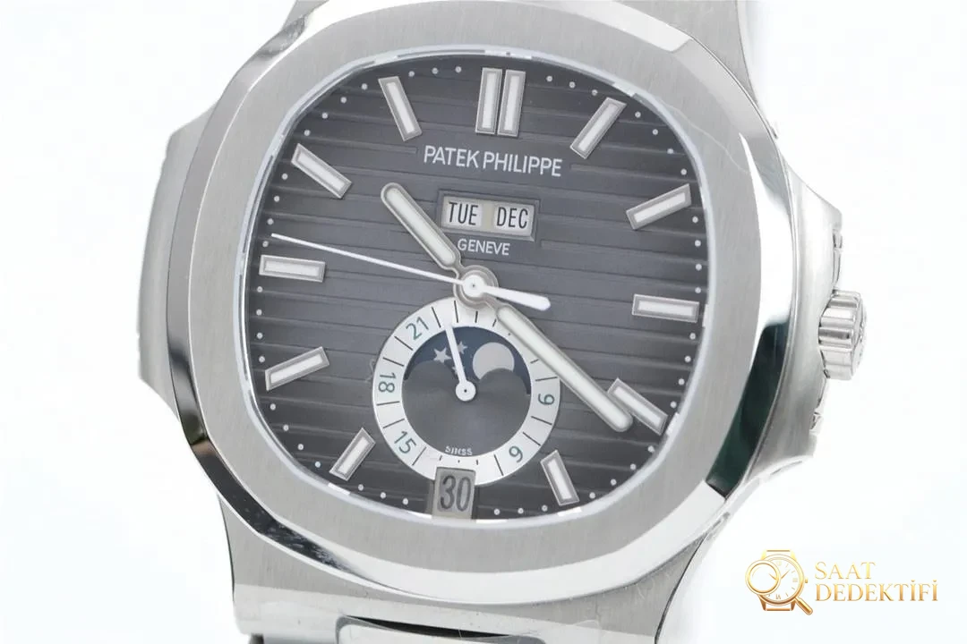 Montre à phases de lune Patek Philippe Nautilus 5726 de Green Factory avec calendrier annuel, cadran noir - Cadran macro et index