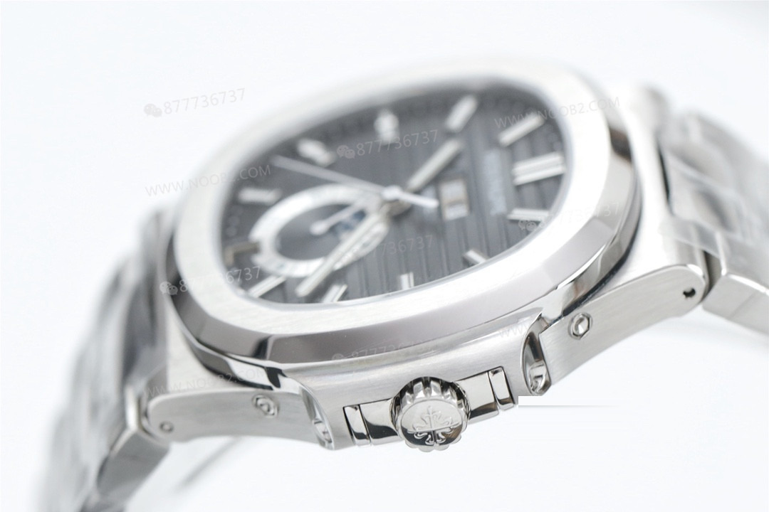 Green fabrikası Patek Philippe Nautilus yıllık takvimli 5726 ay evreli saat, siyah kadran — 7. fotoğraf
