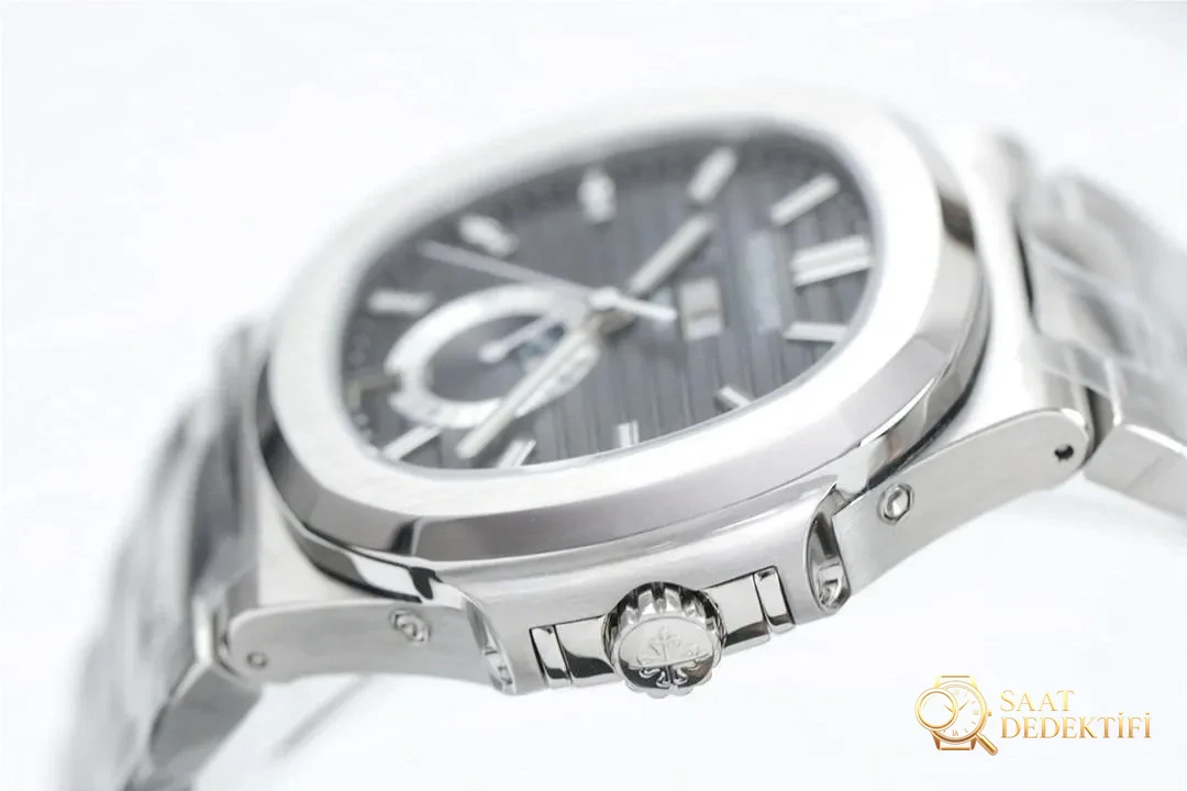 Montre Patek Philippe Nautilus 5726 à phase de lune avec calendrier annuel, cadran noir - Clip Lock et tampons laser Green Factory