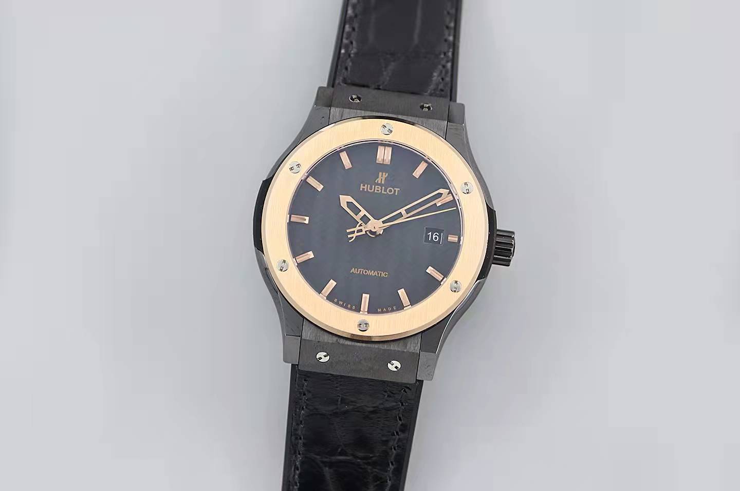 Replika Hublot Classic Fusion Seramik Altın Karbon Fiber