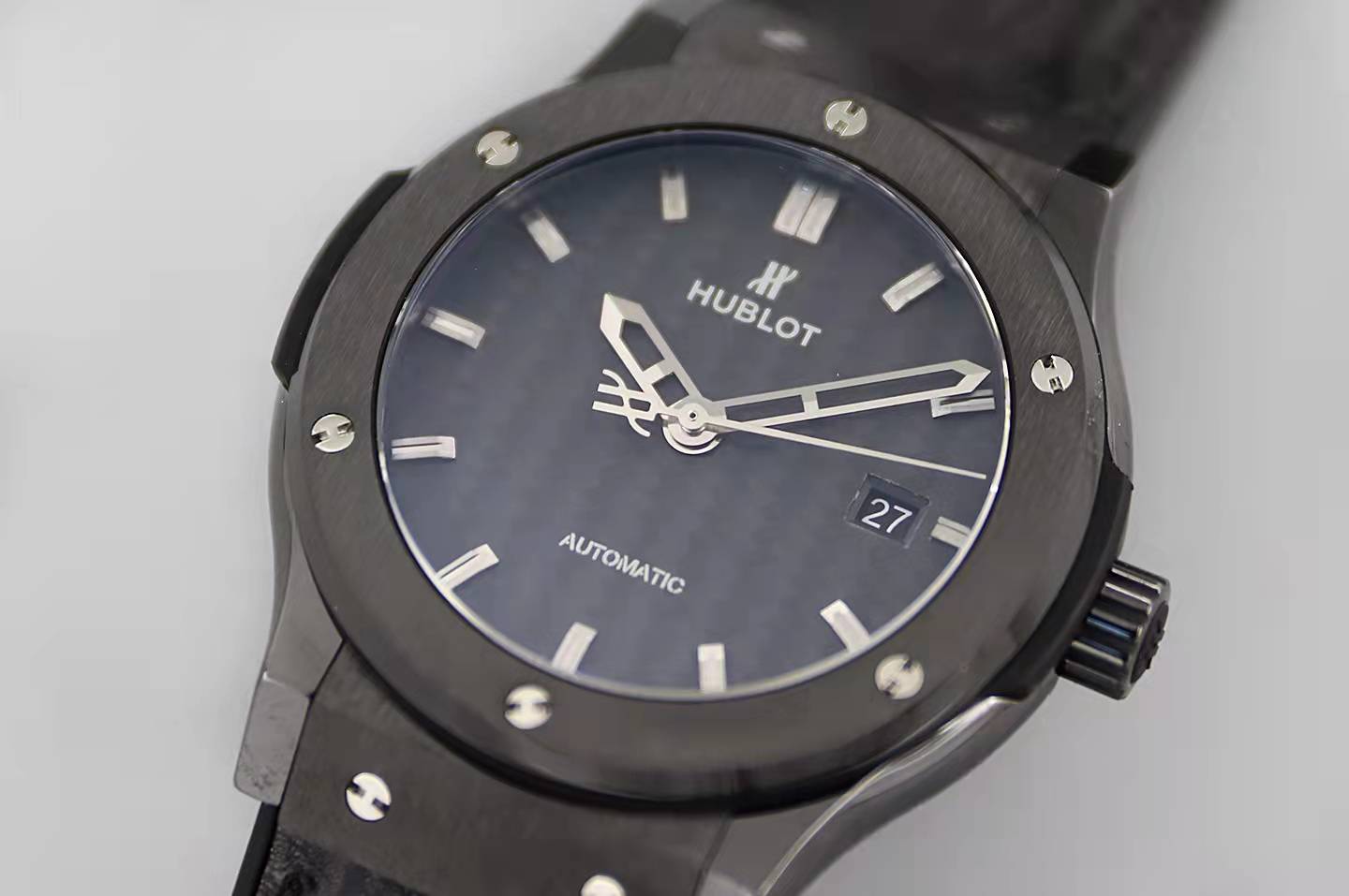 Replika Hublot Classic Fusion Seramik Karbon Kadran