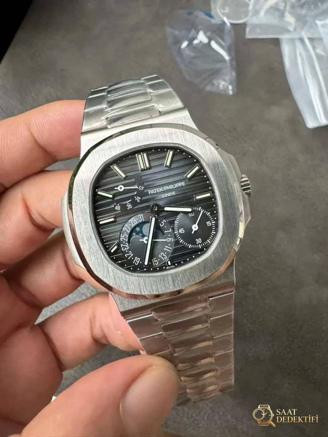 Replika Patek Philippe 5712 Ay Fazı