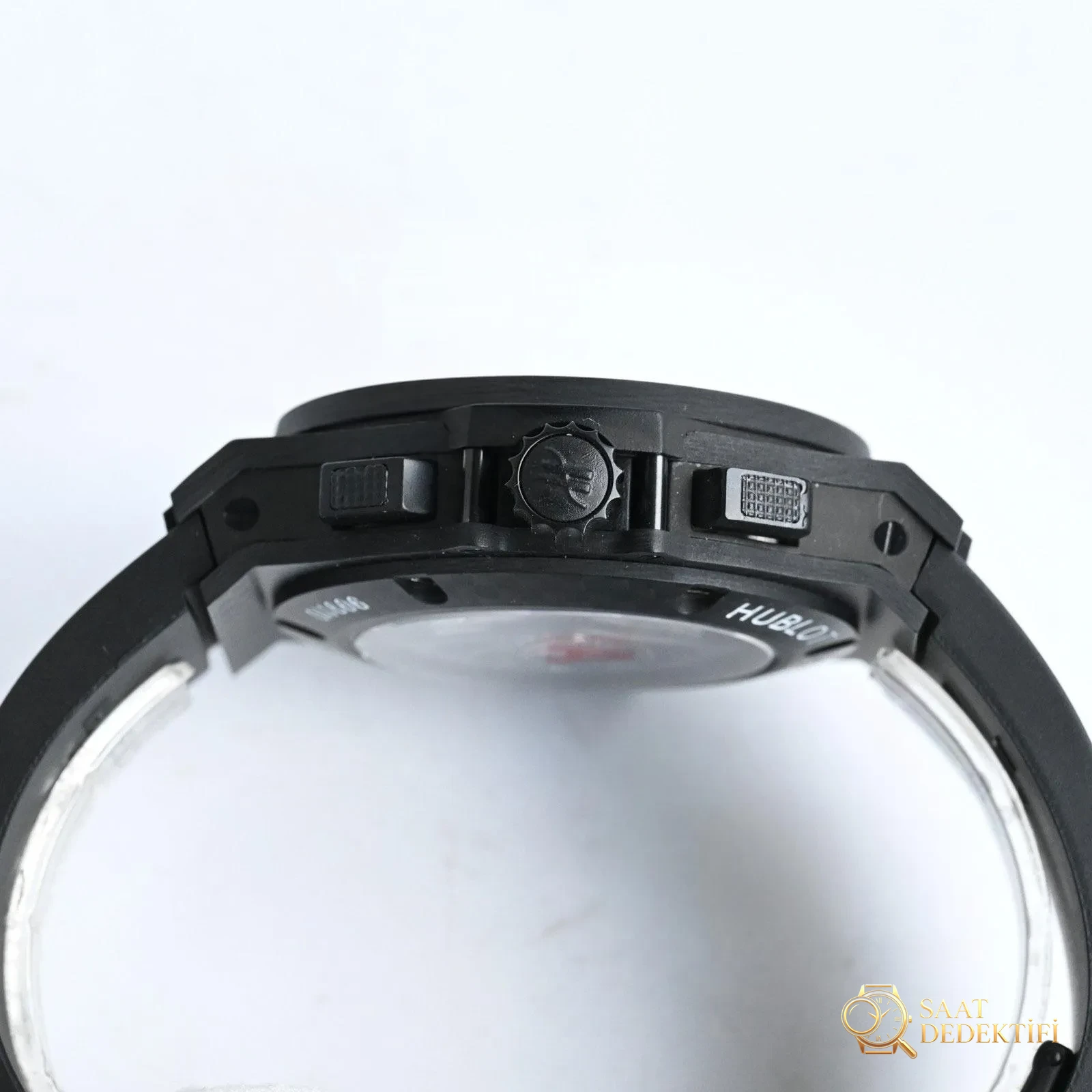 HB Hublot | BIG BANG «Karbon Fiber Big Bang» kronograf kralı karşınızda - Klips Kilidi ve Lazer Damgalar