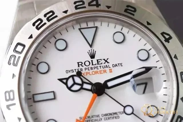 Her tarza uyan saatlerin kralı mı? N Factory Rolex Explorer II - Bilekte Duruş ve Kasa Orantısı