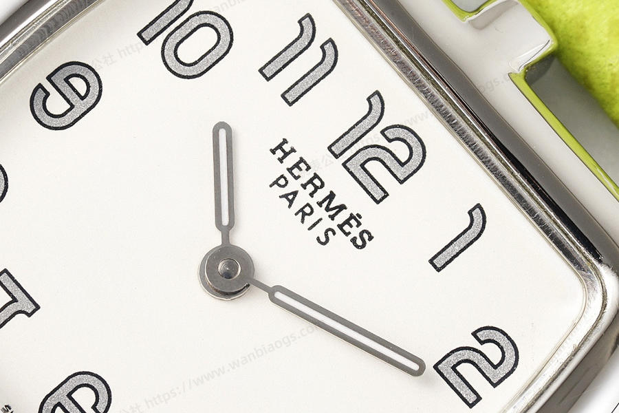 Hermès Cape Cod tonneau 26.5 MM kompakt paslanmaz çelik kol saati — 4. fotoğraf