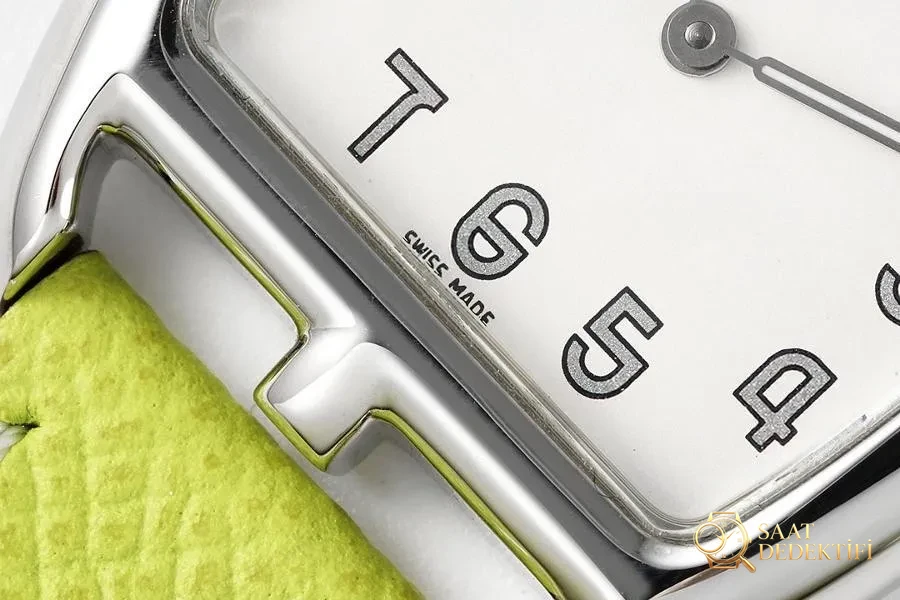 Hermes Cape Cod tonneau 26.5 MM kompakt paslanmaz çelik kol saati - Bilezik, Toka ve Klips Mekanizması