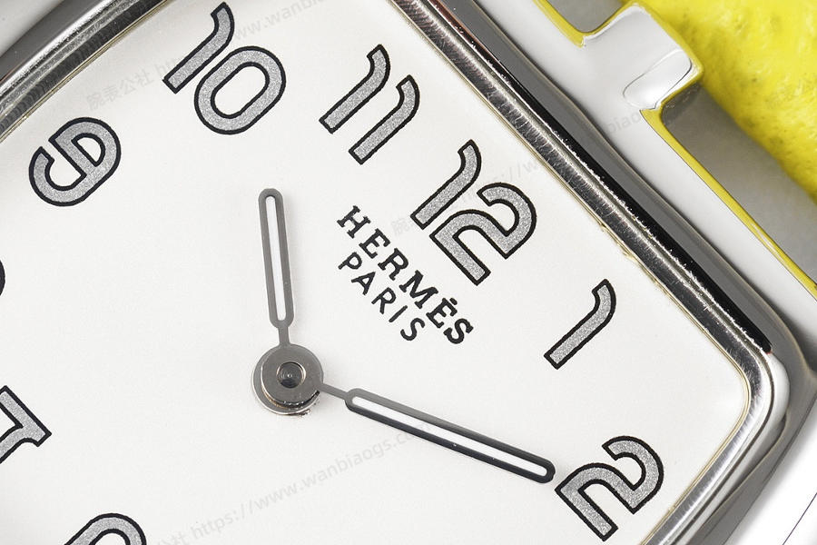 Hermès Cape Cod tonneau 26.5 MM küçük paslanmaz çelik kol saati — 4. fotoğraf