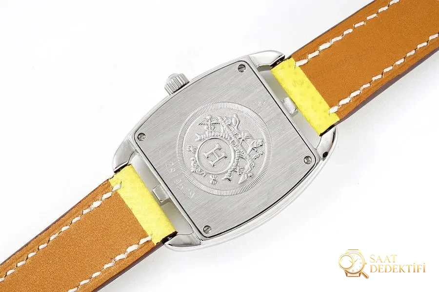Hermes Cape Cod tonneau 26.5 MM küçük paslanmaz çelik kol saati - Bilekte Duruş ve Kasa Orantısı