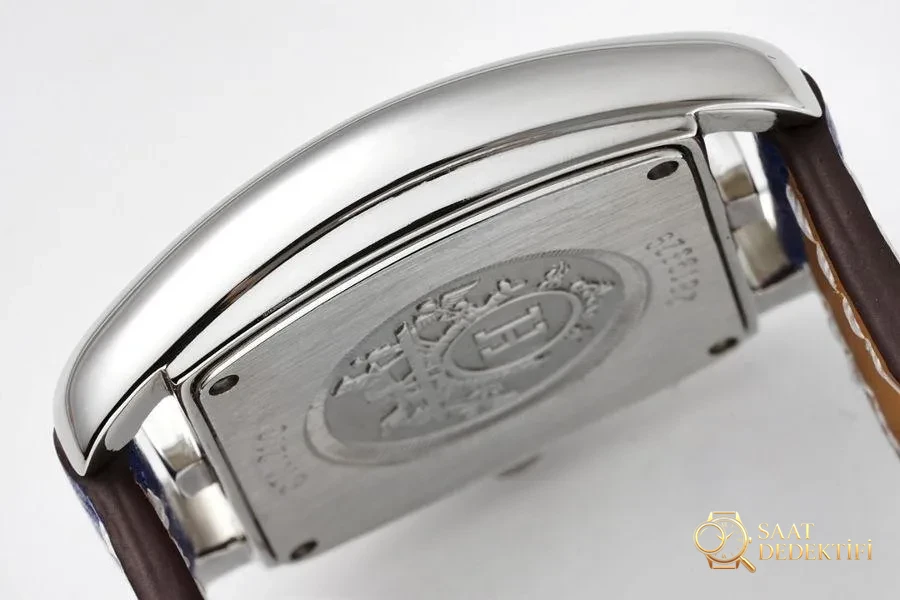 Hermes Cape Cod tonneau 26.5 MM şık paslanmaz çelik kol saati - Makro Kadran ve İndeks İşçiliği