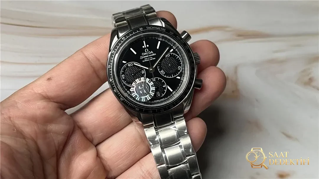 HR isim değiştirdi: HK Factory Omega Speedmaster çok fonksiyonlu kronografın işçiliği nasıl? - Arka Kapak ve Mekanizma Detayı