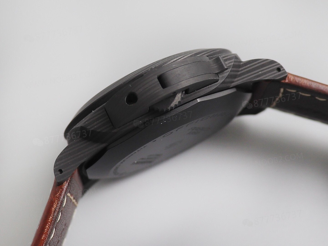 Huo Jianhua'nın taktığı VS Factory Panerai 661 karbon fiber saatin kalitesi nasıl? — 5. fotoğraf