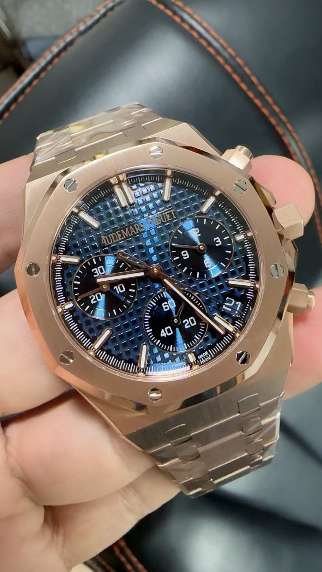 Replika Audemars Piguet Roze Altın 26240