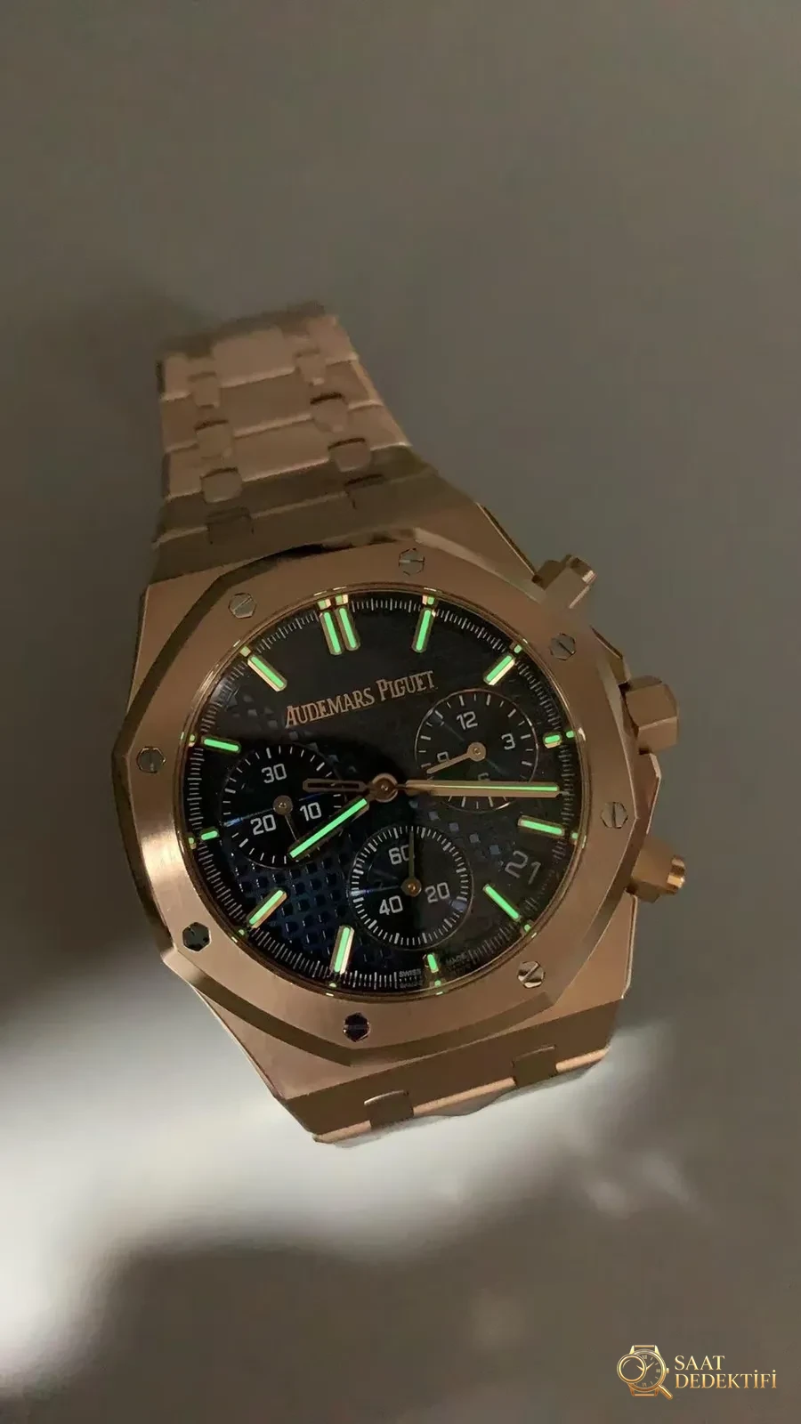 Audemars Piguet 26240 Roze Altın Kadran Lume