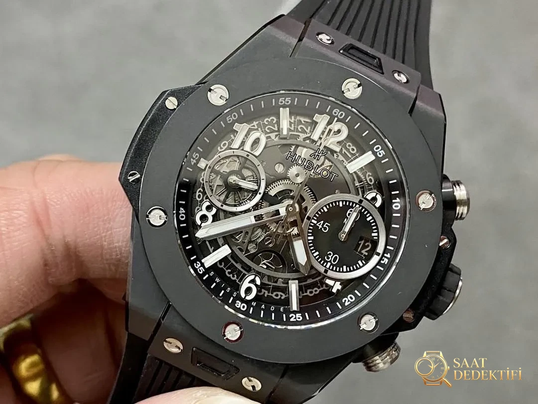 İnce bilekler için müjde: BBF Factory Hublot Big Bang 441 siyah seramik 42 mm kasa çapıyla geliyor - Kasa Profili ve Kurma Kolu İncelemesi