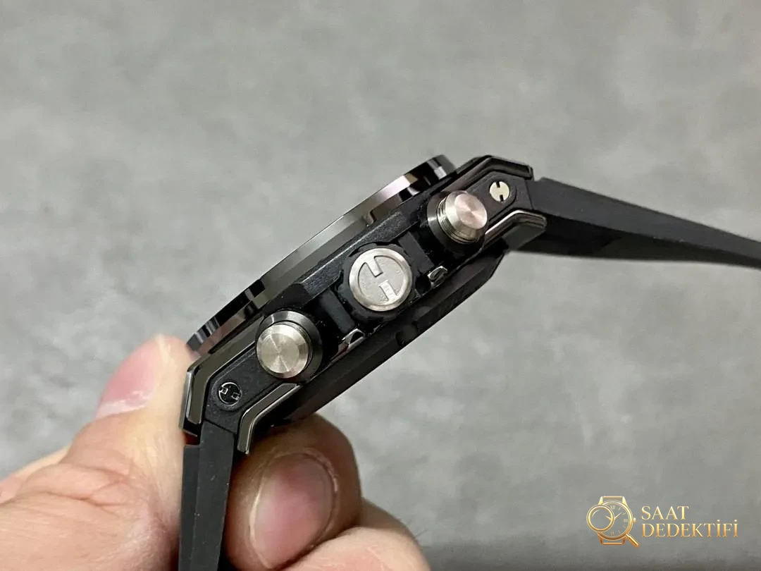 İnce bilekler için müjde: BBF Factory Hublot Big Bang 441 siyah seramik 42 mm kasa çapıyla geliyor - Makro Kadran ve İndeks İşçiliği