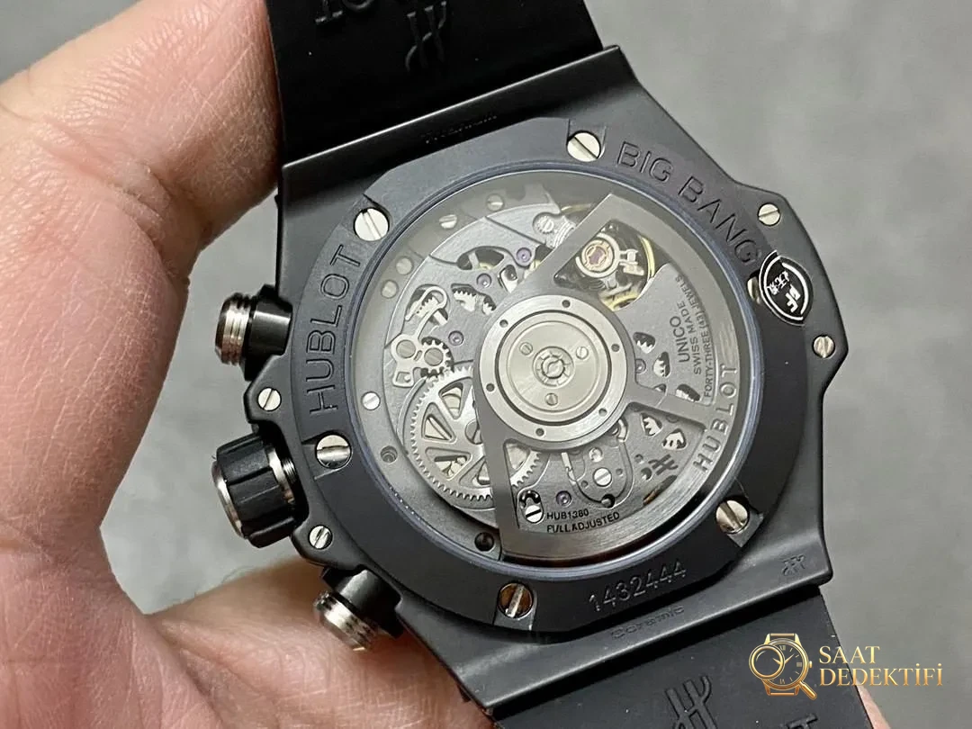 İnce bilekler için müjde: BBF Factory Hublot Big Bang 441 siyah seramik 42 mm kasa çapıyla geliyor - Genel Açı ve Estetik Duruş