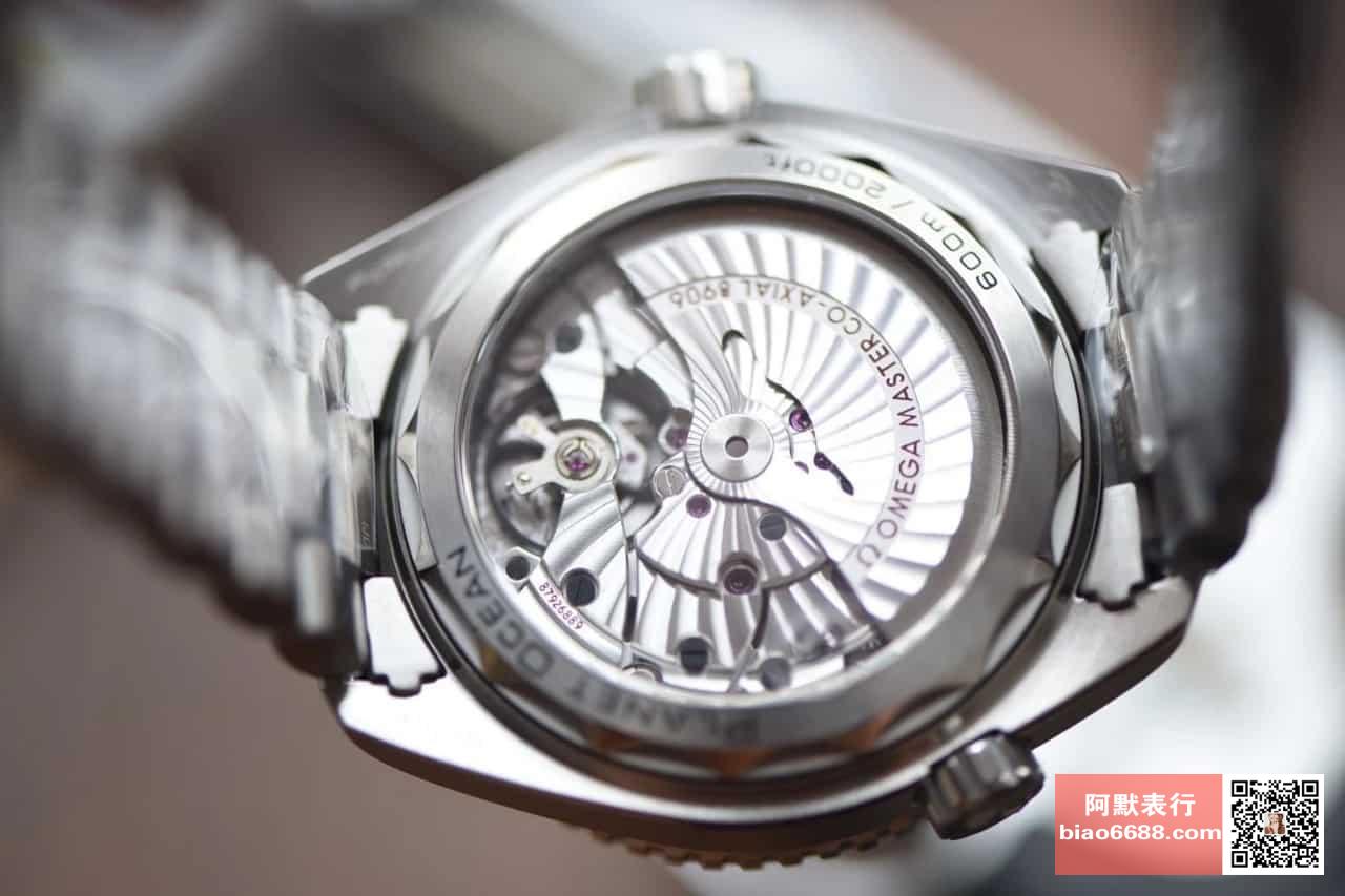 İnceleme: VS Factory OMEGA Seamaster 600m GMT Çift Zaman Dilimi Serisi 215.30.44.22.01.001 Çelik Bilezikli Dalış Erkek Kol Saati — 8. fotoğraf