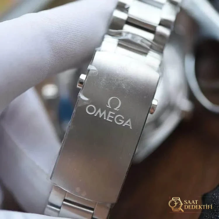İnceleme: VS Factory OMEGA Seamaster 600m GMT Çift Zaman Dilimi Serisi 215.30.44.22.01.001 Çelik Bilezikli Dalış Erkek Kol Saati - Mekanizma Zemberek ve Balans Detayı