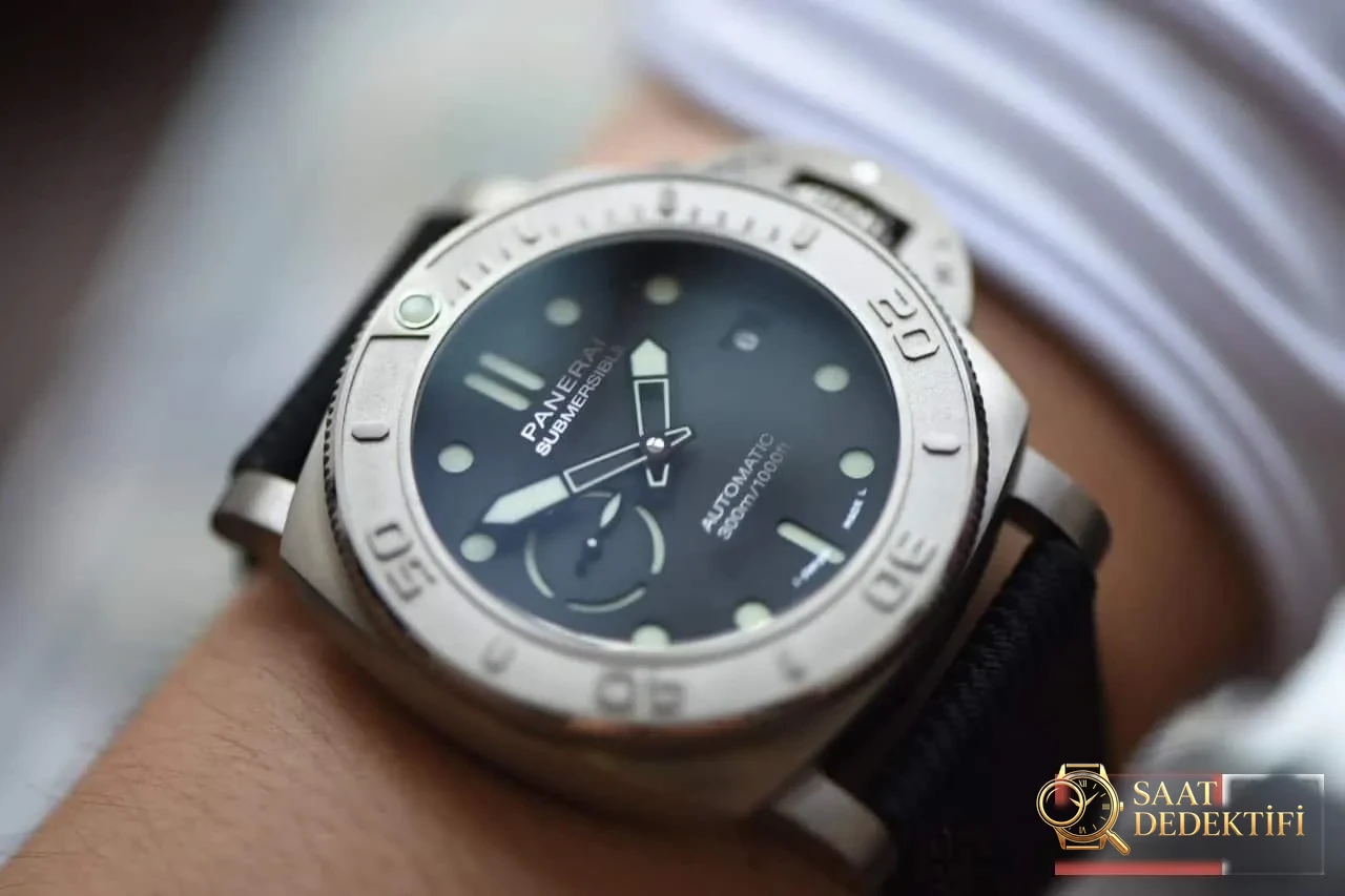 İnceleme: VS Factory Panerai Submersible Serisi PAM00984 Kol Saati - Klips Kilidi ve Lazer Damgalar