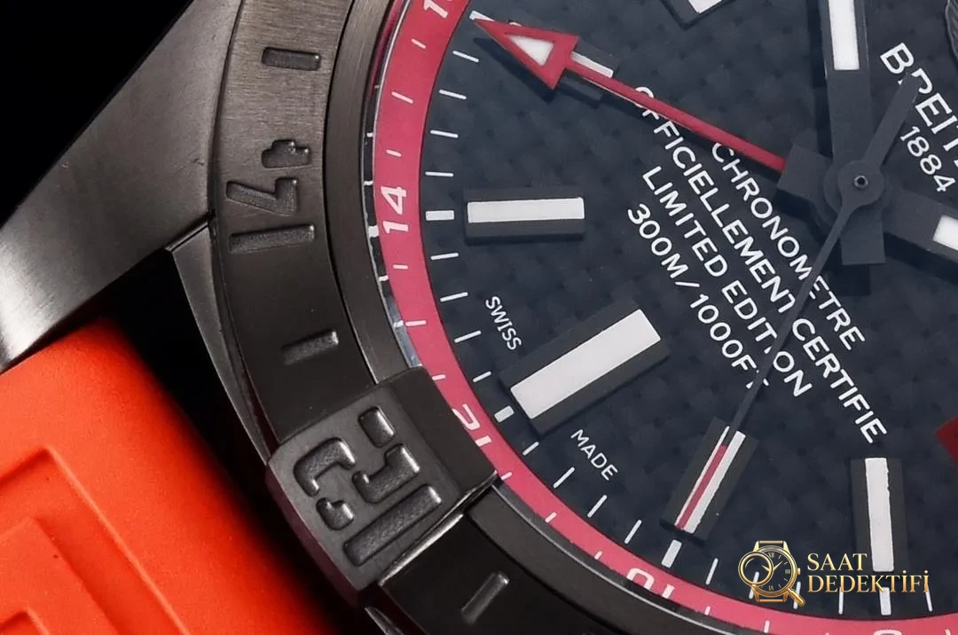 İndirimli GF Factory Breitling Avenger II GMT Blacksteel V2 versiyonu şu an almaya değer mi? - Arka Kapak ve Mekanizma Detayı