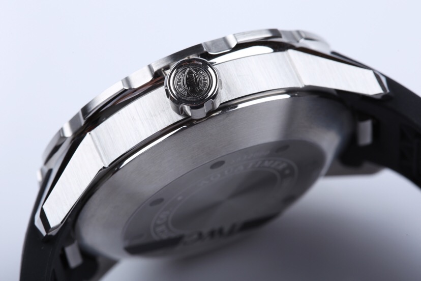 IWS Factory IWC Aquatimer serisi IW356802 çeyrek sarı/beyaz replika saat ile orijinal karşılaştırmalı incelemesi — 13. fotoğraf