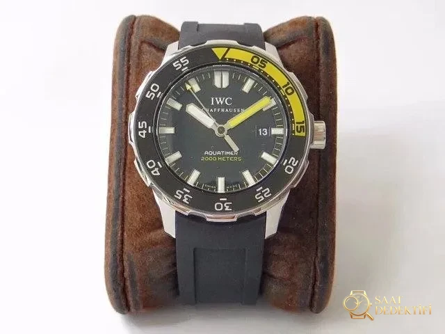 IWC 2000 Noob Factory İncelemesi - Ön Görünüm ve Kasa Tasarımı