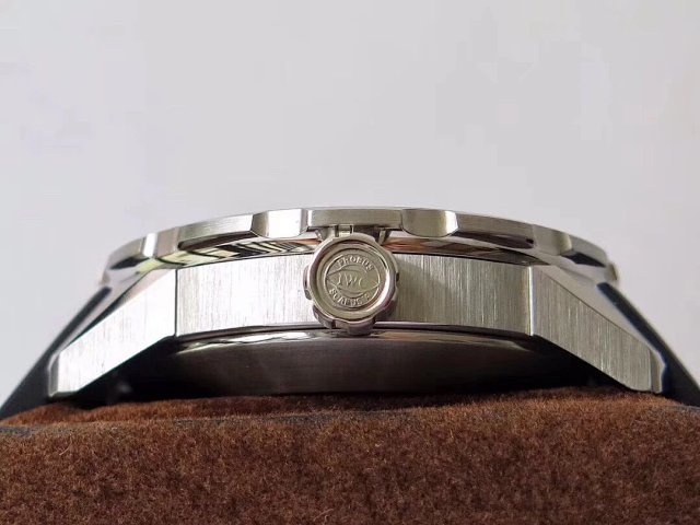 IWC Aquatimer 2000m Kurma Kolu