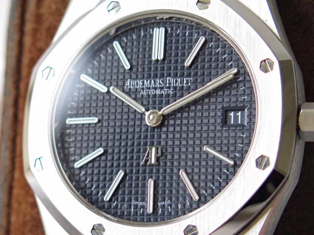 Replika Audemars Piguet Mavi Damalı Kadran