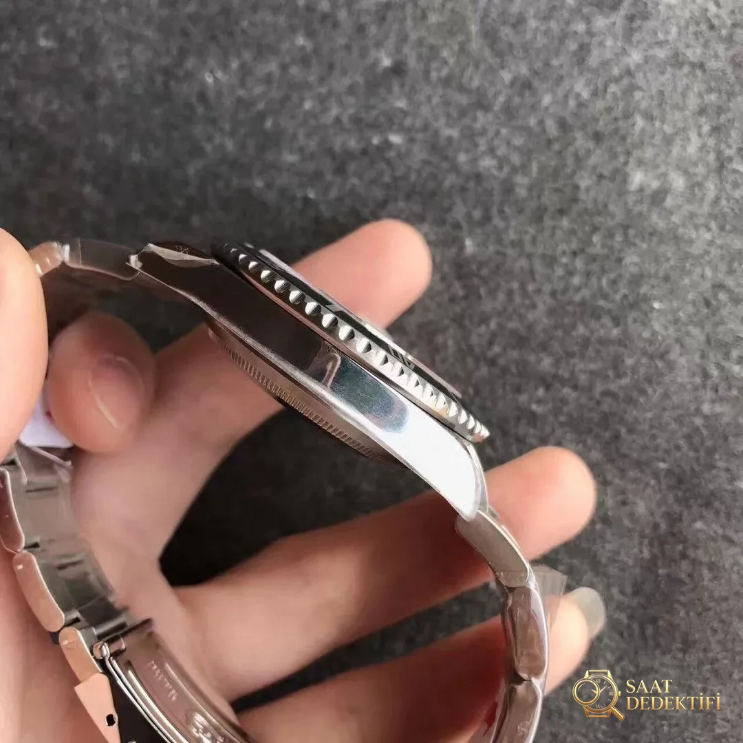 Replika Rolex Submariner 16610LV Kasa