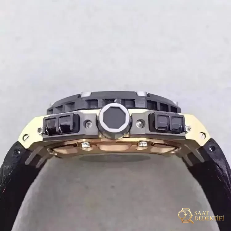 Audemars Piguet Royal Oak Offshore 26284RO İncelemesi - fotoğraf 5