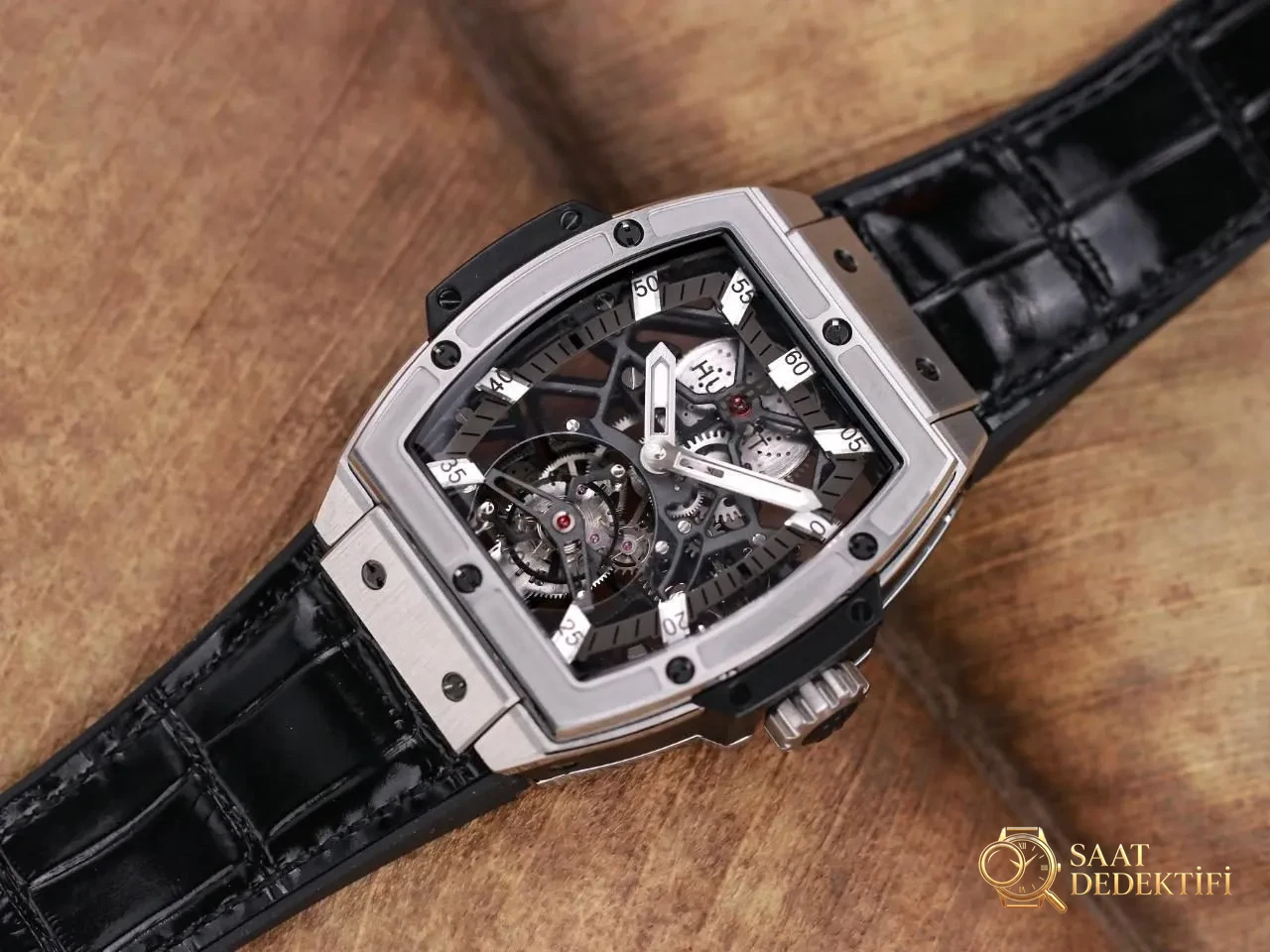 JB Factory Hublot fıçı formlu tourbillon HUB9006 mekanizmalı model ilk bakışta belli oluyor mu? - Kasa Profili ve Kurma Kolu İncelemesi