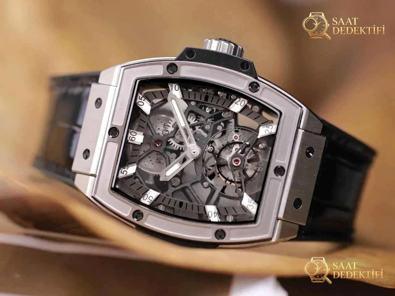 JB Factory Hublot fıçı formlu tourbillon HUB9006 mekanizmalı model ilk bakışta belli oluyor mu? - Arka Kapak ve Mekanizma Detayı