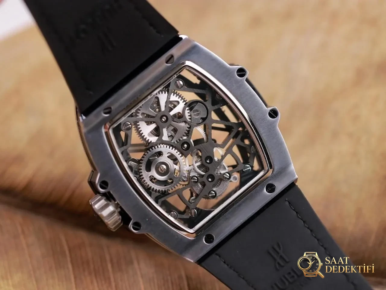 JB Factory Hublot fıçı formlu tourbillon HUB9006 mekanizmalı model ilk bakışta belli oluyor mu? - Bilezik, Toka ve Klips Mekanizması