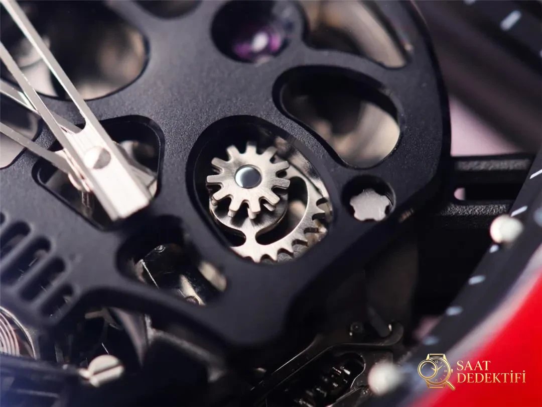 JB Factory Richard Mille RM52-01 tourbillon real - detalle rojo toma real - Función de ajuste y protección de la corona