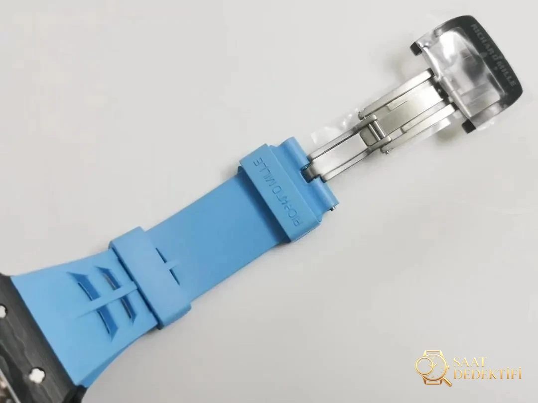 Revue de la réplique de la montre Tourbillon Richard Mille RM53-01 de JB Factory - Texture du bracelet et détails des coutures