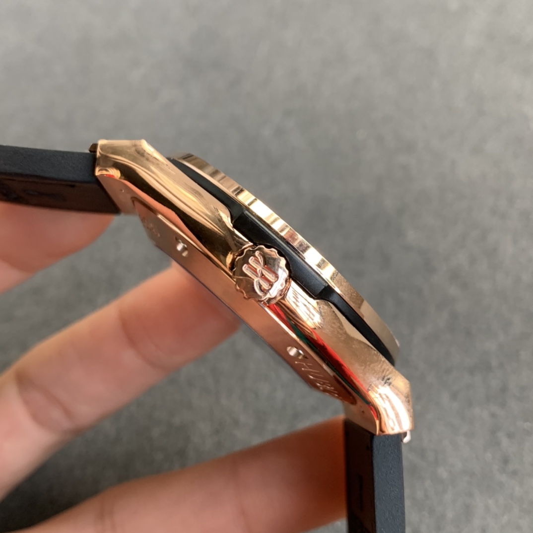 Hublot Classic Fusion Roze Altın Kurma Kolu