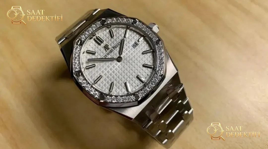 JF Audemars Piguet Royal Oak 67651 kadın saati moissanite taşla modifiye edildi; taşın gerçek olup olmadığı nasıl anlaşılır? - Genel Açı ve Estetik Duruş