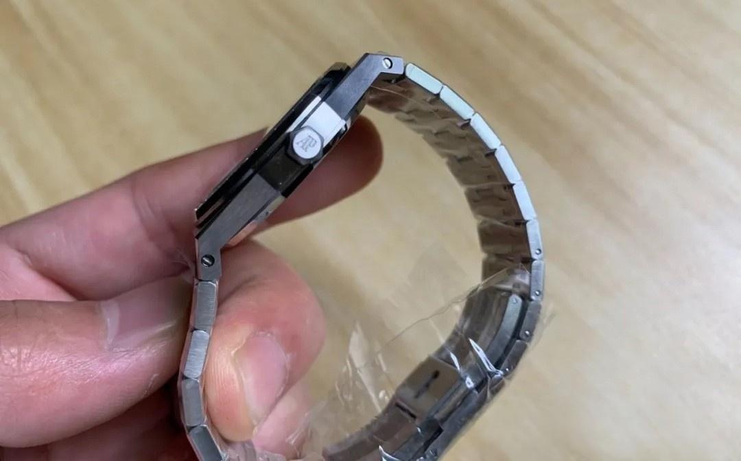 JF Audemars Piguet Royal Oak 67651 kadın saati moissanite taşla modifiye edildi; taşın gerçek olup olmadığı nasıl anlaşılır? — 13. fotoğraf