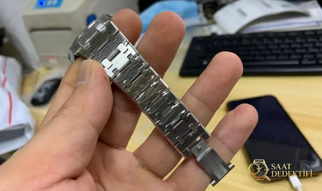 JF Audemars Piguet Royal Oak 67651 kadın saati moissanite taşla modifiye edildi; taşın gerçek olup olmadığı nasıl anlaşılır? - Toka İçi Mikro Ayar Mekanizması
