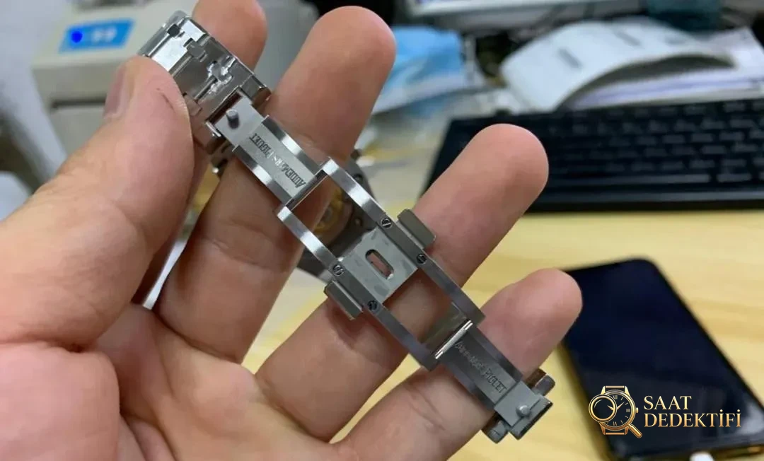 JF Audemars Piguet Royal Oak 67651 kadın saati moissanite taşla modifiye edildi; taşın gerçek olup olmadığı nasıl anlaşılır? - Kadran İbreleri ve Saniye Akışı
