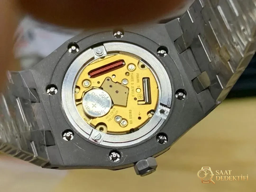 JF Audemars Piguet Royal Oak 67651 kadın saati moissanite taşla modifiye edildi; taşın gerçek olup olmadığı nasıl anlaşılır? - Koleksiyon ve Vitrin Görünümü