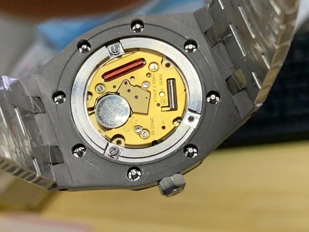 JF Audemars Piguet Royal Oak 67651 kadın saati moissanite taşla modifiye edildi; taşın gerçek olup olmadığı nasıl anlaşılır? — 21. fotoğraf